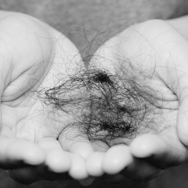 Main Reasons for Hair Fall & How to Control It Naturally (Lifestyle + Diet Guide)